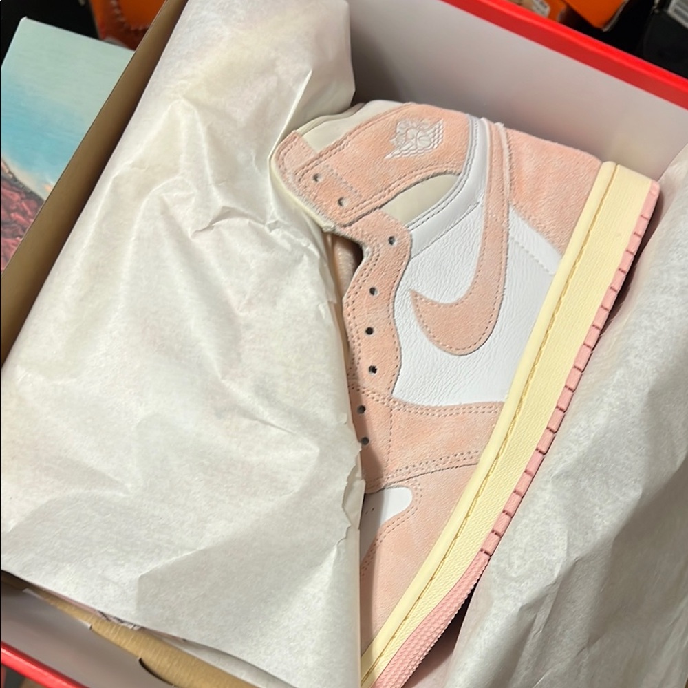 Air Jordan 1 Retro High OG Pink White Sneakers